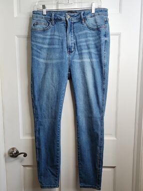 Judy Blue Skinny Jeans in Light Blue Denim